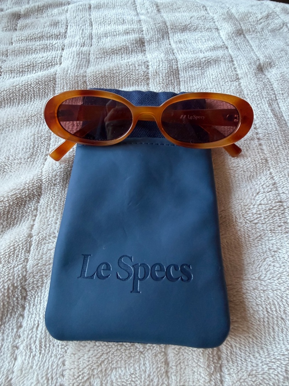 Le Specs Outta Love in Vintage Tort & Rose - Picture 3 of 3